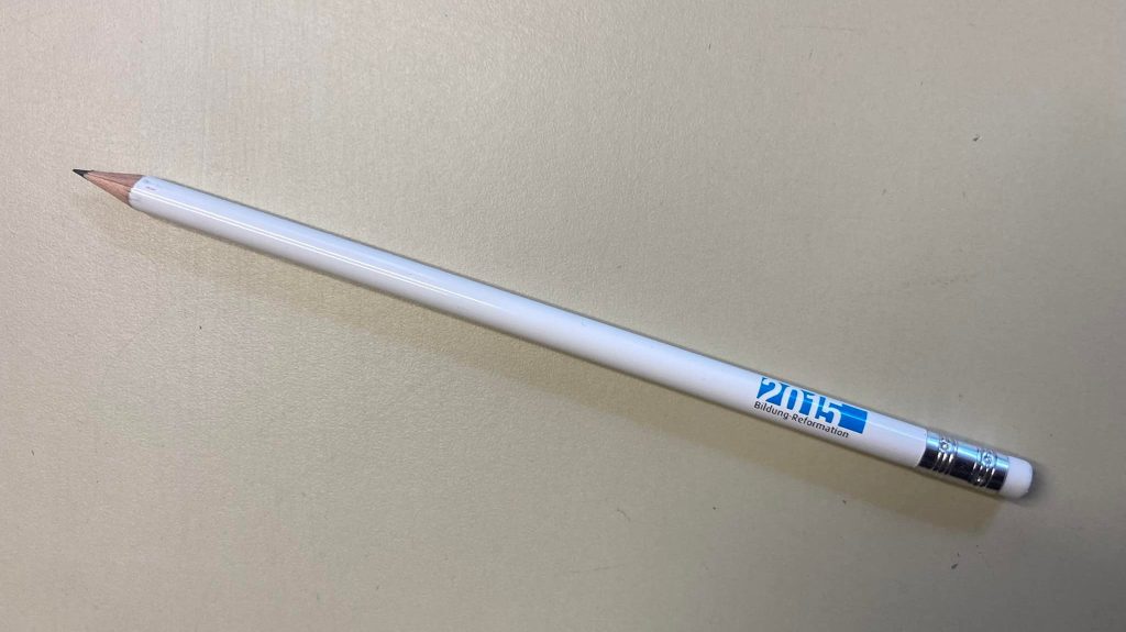 Ein Bleistift, der 2015 zum Thema Bildung - Reformation ausgegeben wurde. 