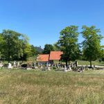 Ein Friedhof in Ungarn ohne Zaun