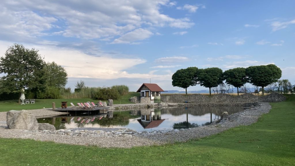 Badeteich im Golfpark Metzenhof